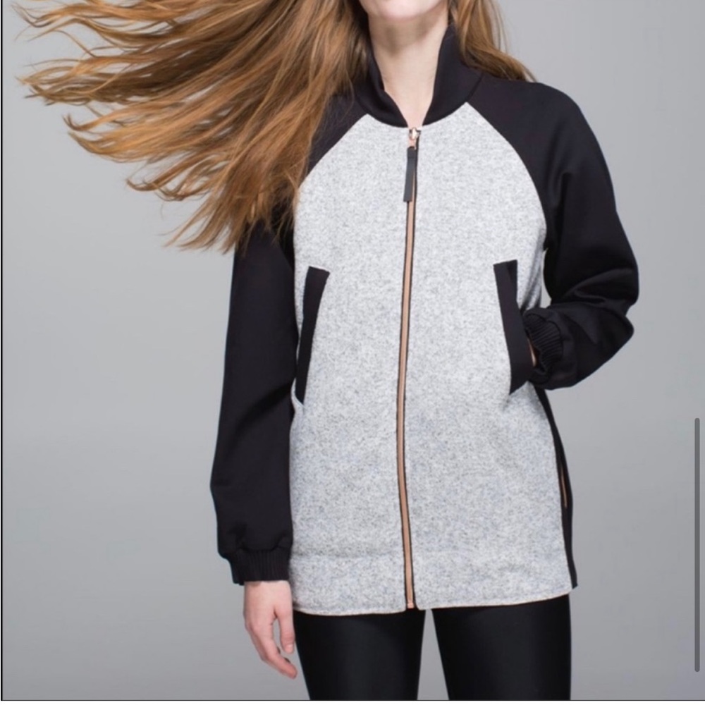 Lululemon Both Ways Reversible Floral Womens
Bomber Zip Up Sweater Jacket Size10